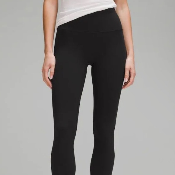 Lululemon size 6 black leggings - Picture 1 of 6